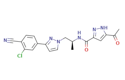5-acetyl-n-{(2s) -1- [3- (3-kloro-4-cyanofenyl) -1H-pyrazol-1-yl] propan-2-yl} -1H-pyrazol-3-karboxamid